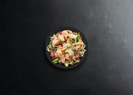 Spaghetti with souse served on a plate